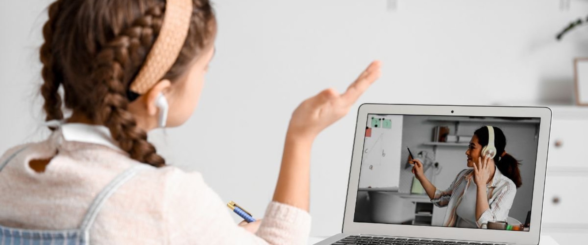 How Online Tutors Can Help You Improve Your Understanding of Statistics